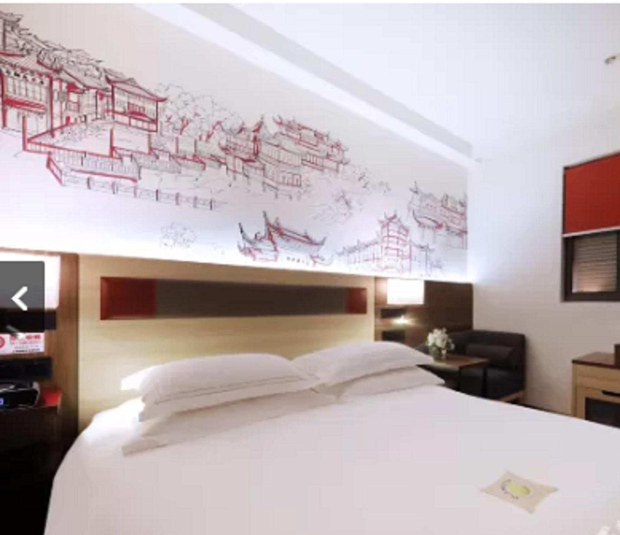 Ibis Shanghai Yu Garden Exterior photo